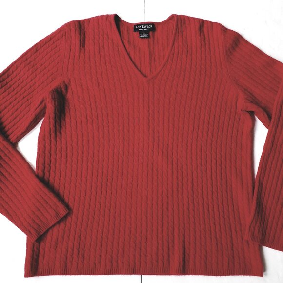 Ann Taylor Cashmere Cable Knit V-Neck Long Sleeve Christmas Red Pullover - Picture 1 of 7